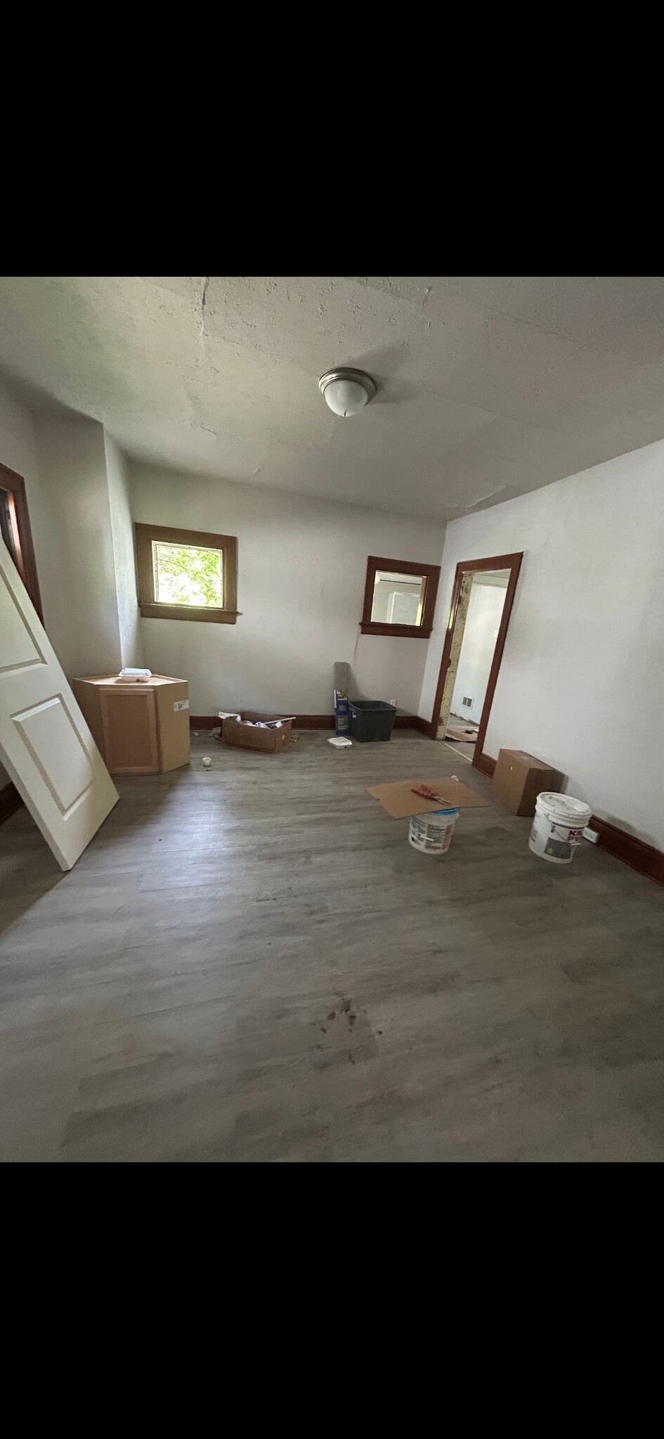 Building Photo - 43 Knecht Dr