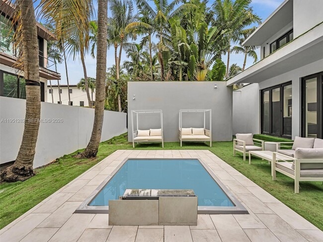 Building Photo - 3010 Alton Rd