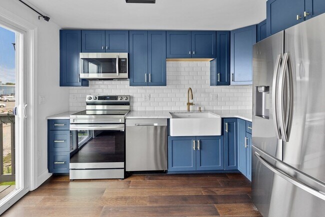 Building Photo - 37 Canal St