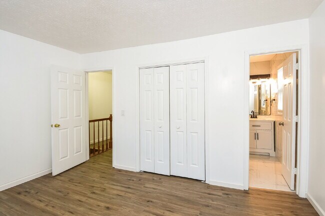 Building Photo - 1307 Sweet Pine Dr