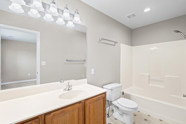 Building Photo - 5703 Candlewood Dr