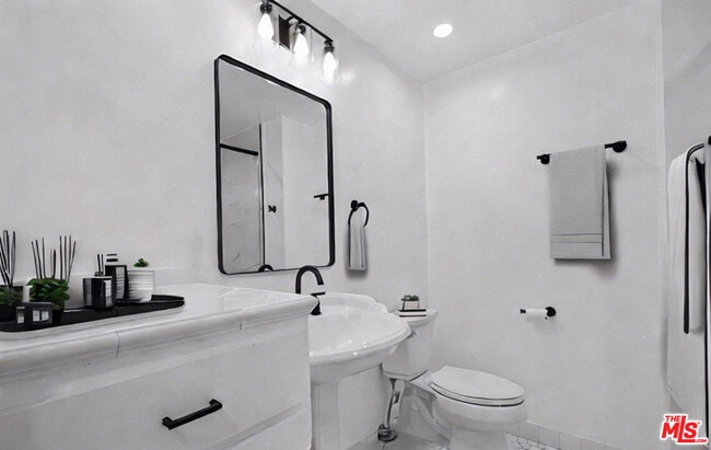 Building Photo - 914 Evergreen St