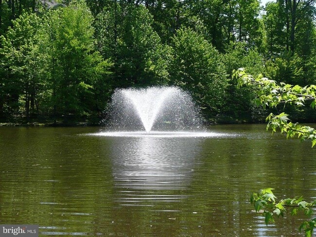 Building Photo - 4043 Lake Glen Rd