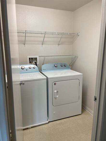 Building Photo - 7245 N Maple Rd