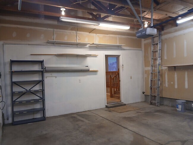 Building Photo - 571 E 5400 S