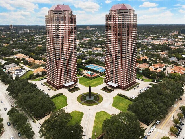 Building Photo - 5110 San Felipe St