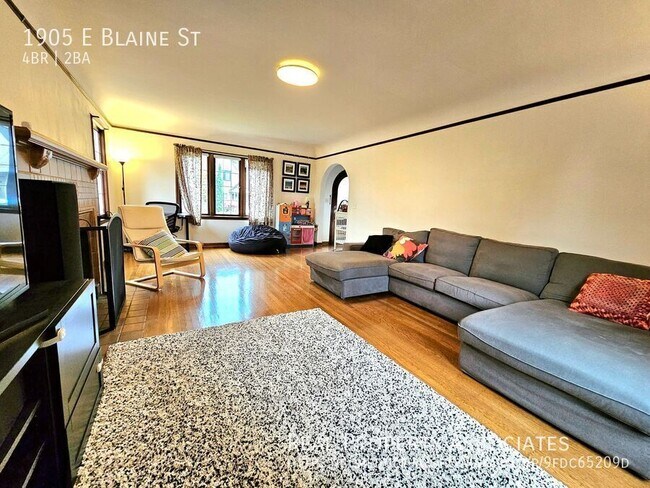 Building Photo - 1905 E Blaine St