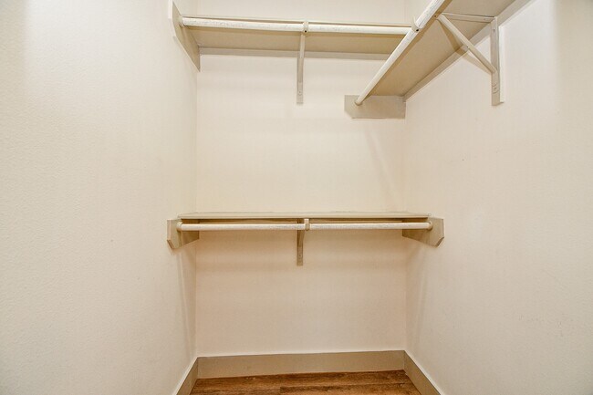 Building Photo - 1009 Enid St
