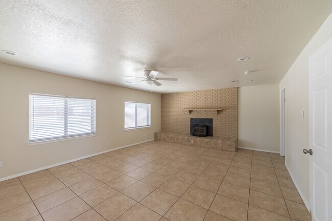 Building Photo - Casa Grande