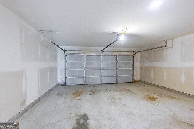 Building Photo - 216 York Ln