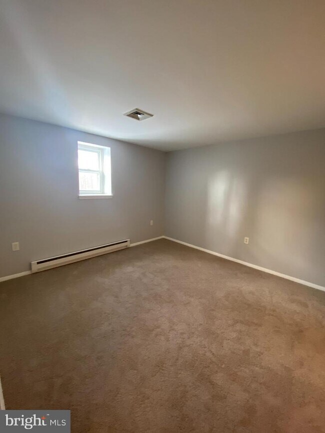 Building Photo - 1048 Gray Ave