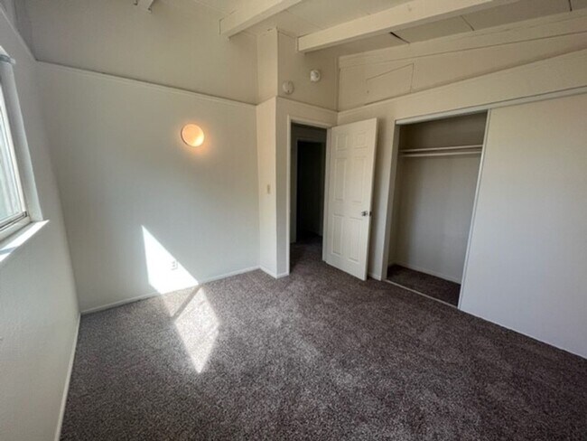 Building Photo - 5725 El Campo Way