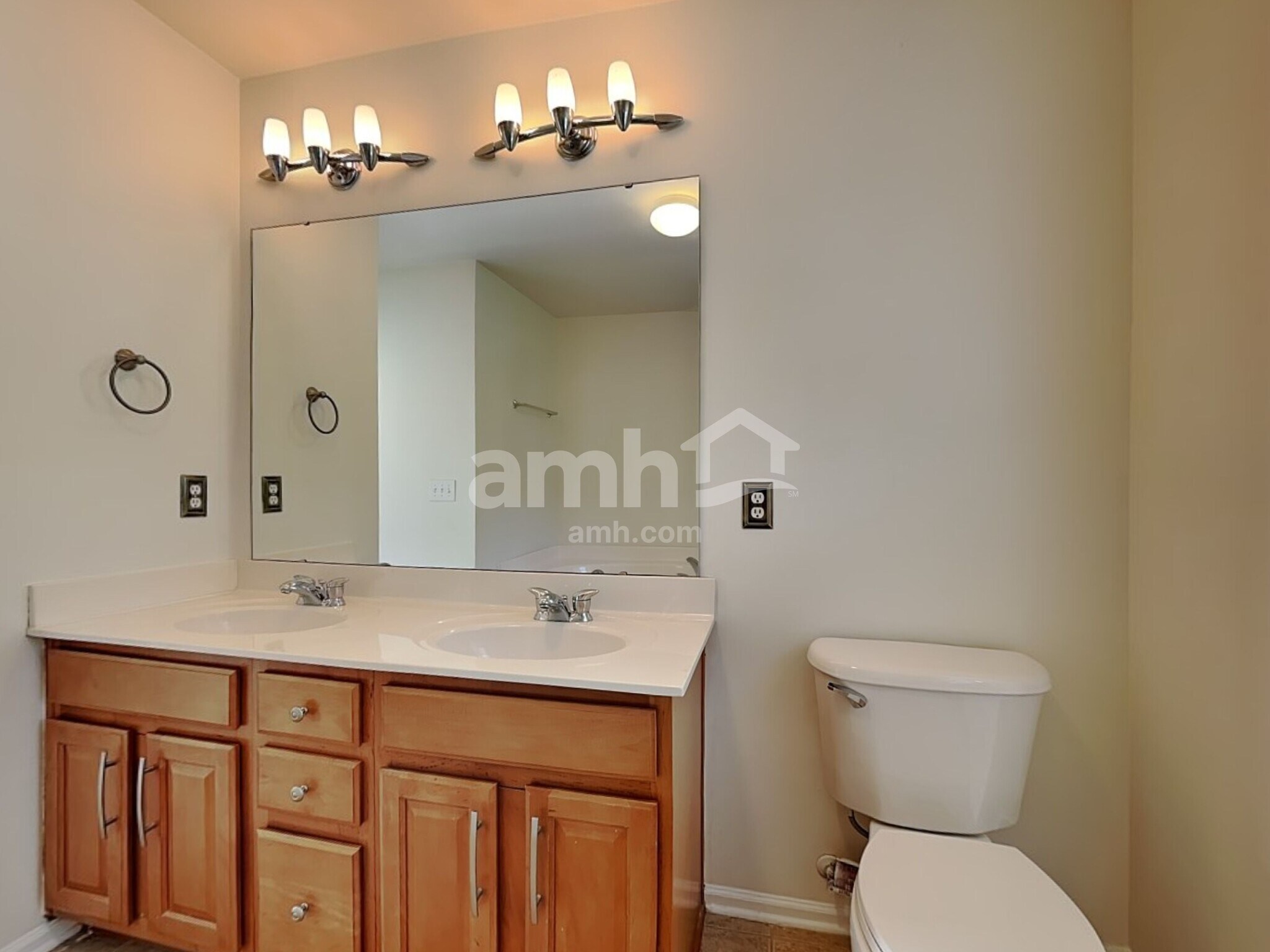 Building Photo - 2800 Meherrin Ct