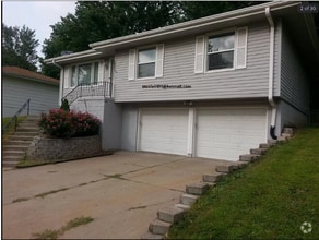 Building Photo - 2806 Janan Dr