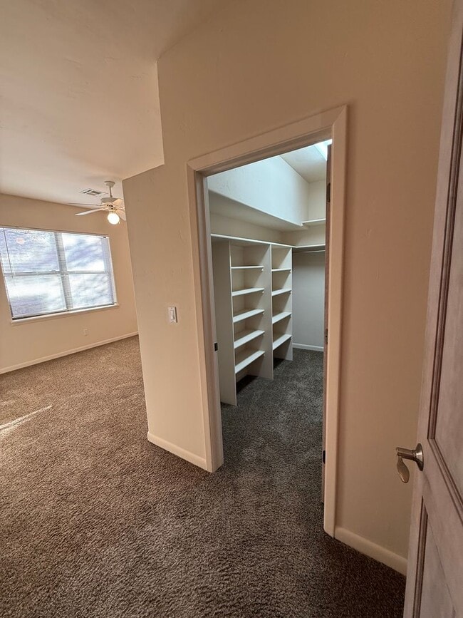 Building Photo - 1903 Coyote Ridge Dr