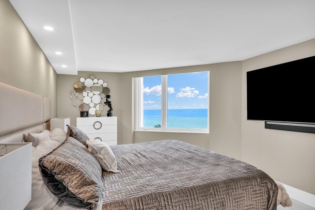 Building Photo - 550 S Ocean Blvd