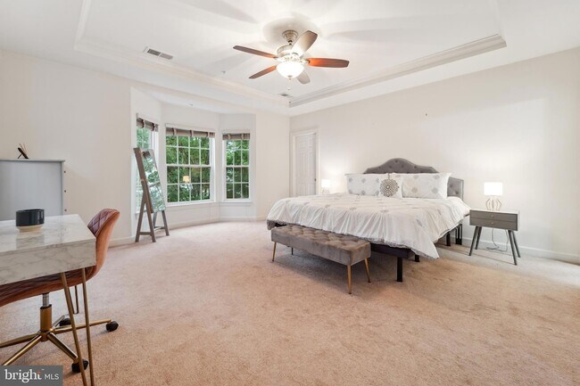 Building Photo - 5722 Callcott Way