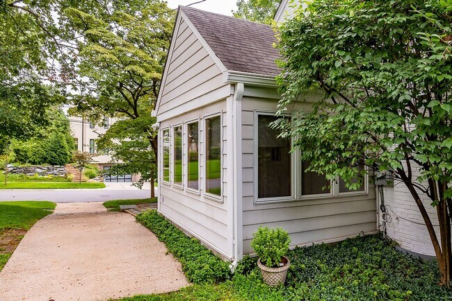 Building Photo - MUST SEE! Cozy Corner Cape in Chevy Chase is Move-in Ready!