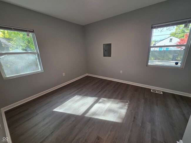 Building Photo - 834 Lasalle St