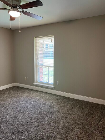 Bedroom - 900 Mountain Creek Rd