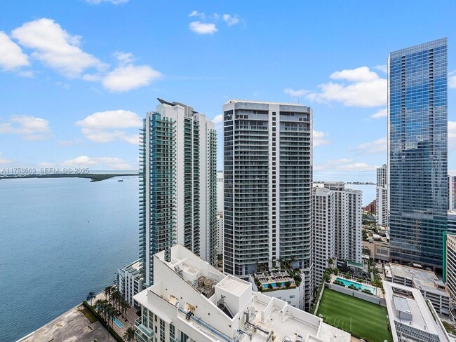 Building Photo - 1200 Brickell Bay Dr