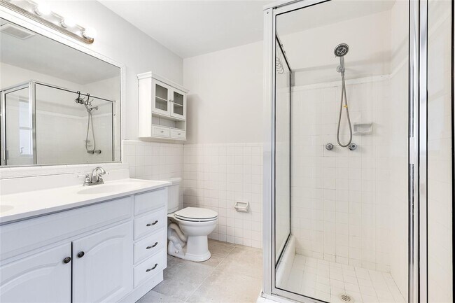 Building Photo - 3460 NE 28th Ave