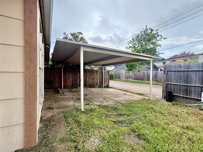 Building Photo - 13161 Clarewood Dr