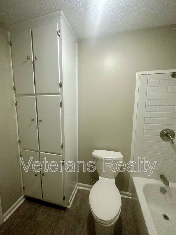 Building Photo - 2316 Demaret Dr