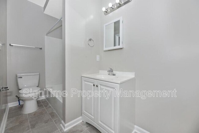 Building Photo - 531 Salem Ave