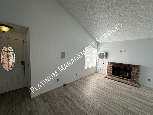 Building Photo - 36832 Goldenview Way