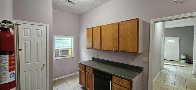 Building Photo - 205 - 205A