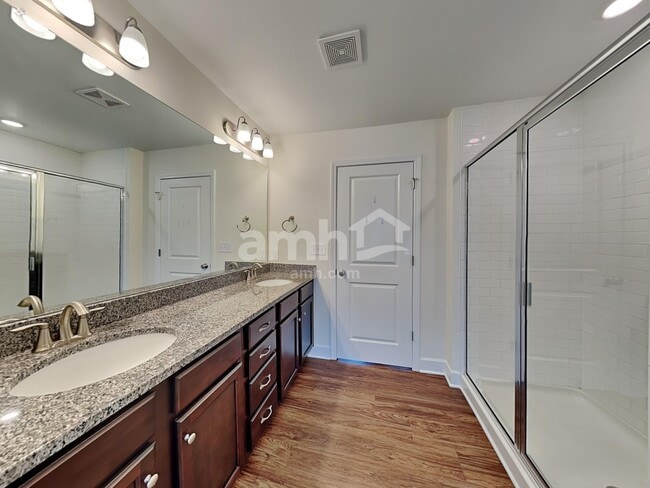 Building Photo - 5448 Lake Water Ct