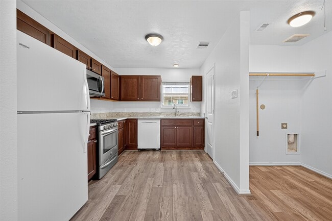 Building Photo - 1202 Cedar Creek Drive