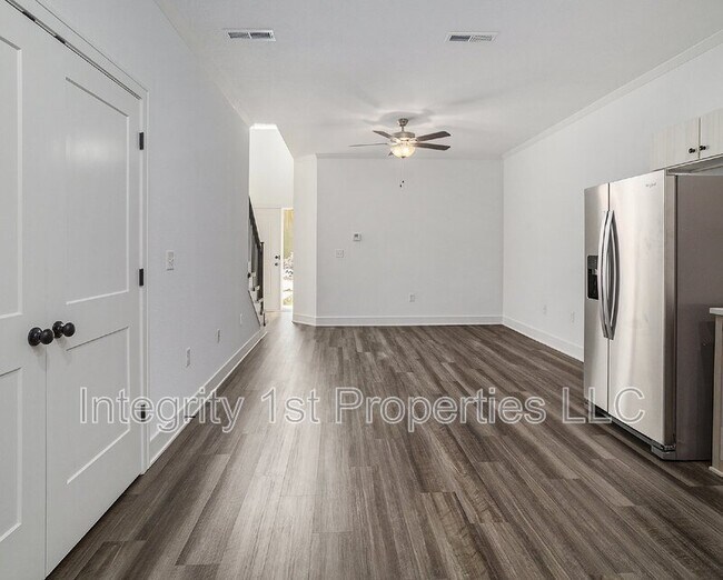 Building Photo - 5922 NW 88th St
