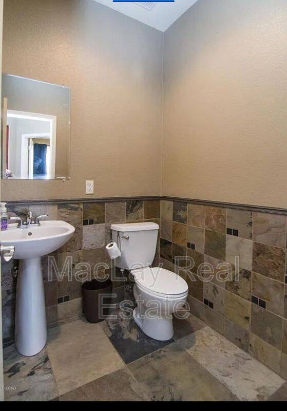Building Photo - 2290 N 135th Dr