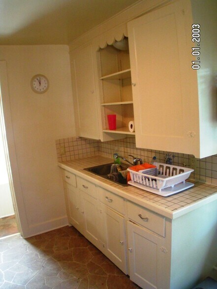 Building Photo - 2233 Buchanan Ave SW