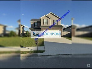 Building Photo - A beautiful 3 bed 2.5 bath home with a fen...