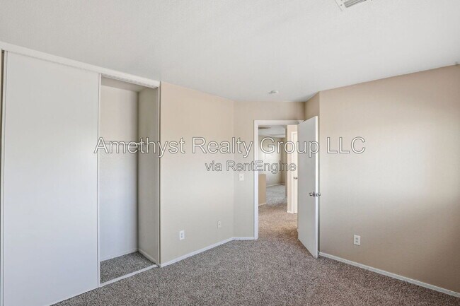 Building Photo - 5931 W Albeniz Pl