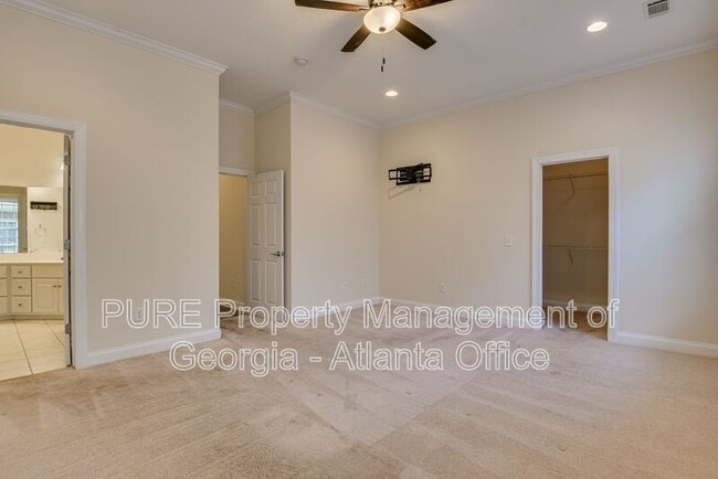Building Photo - 2425 River Birch Dr