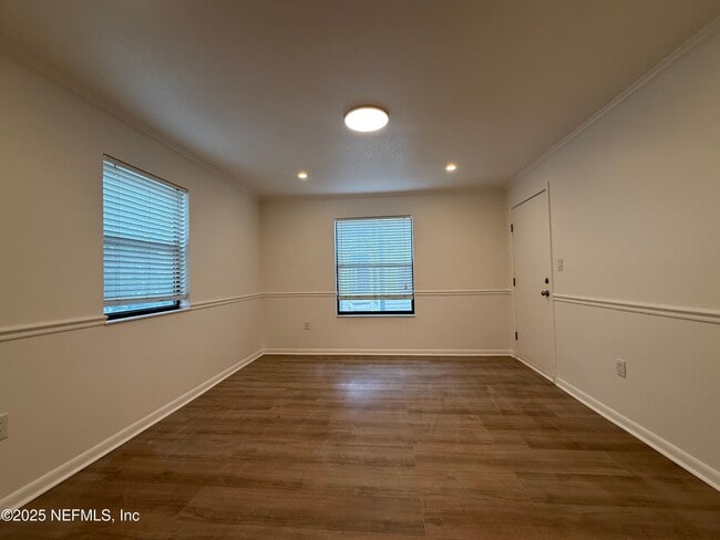 Building Photo - 1604 Arcadia Dr