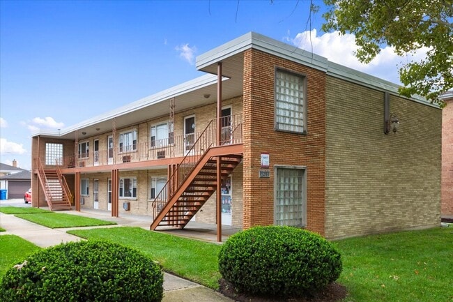 Building Photo - 6200 W 64th Pl