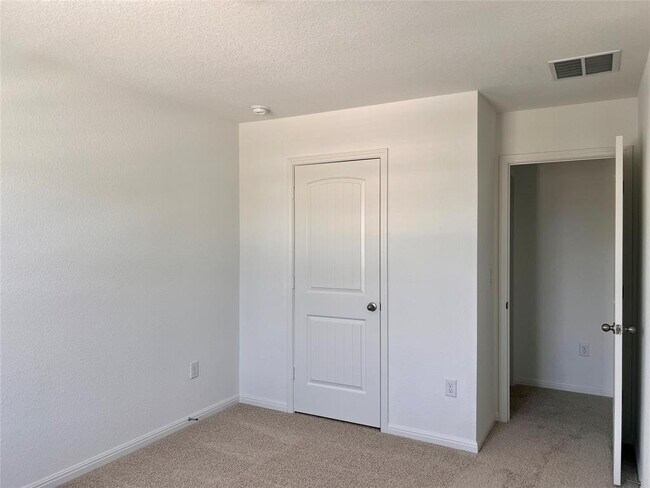 Building Photo - 220 Saide St