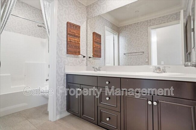 Building Photo - 24359 Verdugo Cir