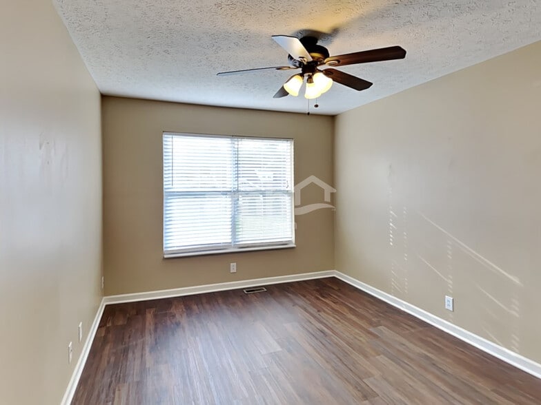 Building Photo - 1700 Stone Hollow Ct