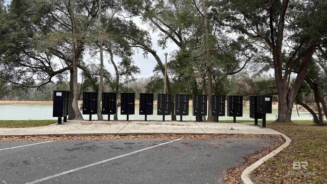 Building Photo - 452 Parkerman Ave