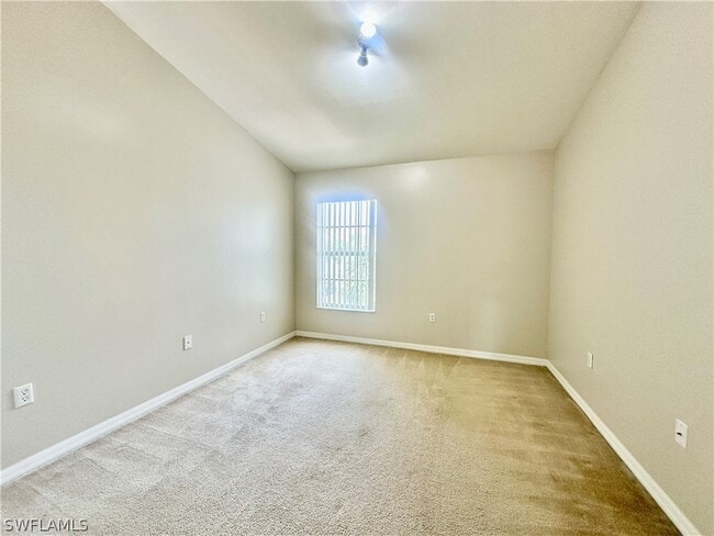 Building Photo - 996 Hampton Cir