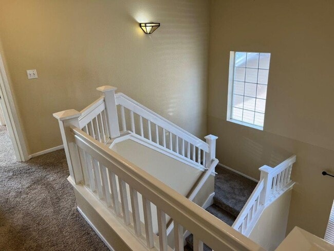 Building Photo - Modern 4 Bedroom 3 Bath Close to Marina Suisun City *Star Rentals