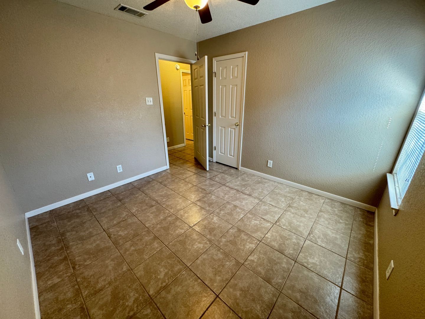 Building Photo - 4807 John David Dr