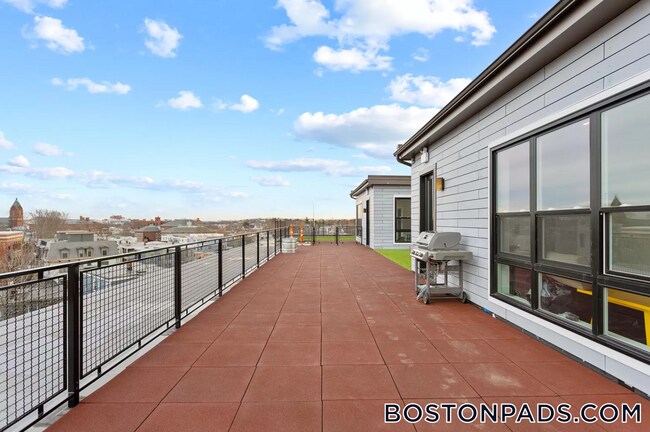 Building Photo - 1258 Massachusetts Ave