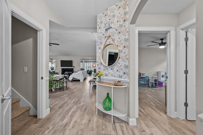 Building Photo - 508 Azalea Dr